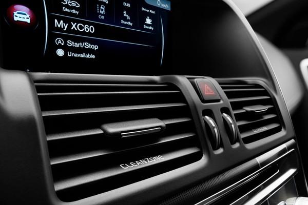 沃尔沃2017款XC60 携最强Drive-E动力与AWD四驱征服极地