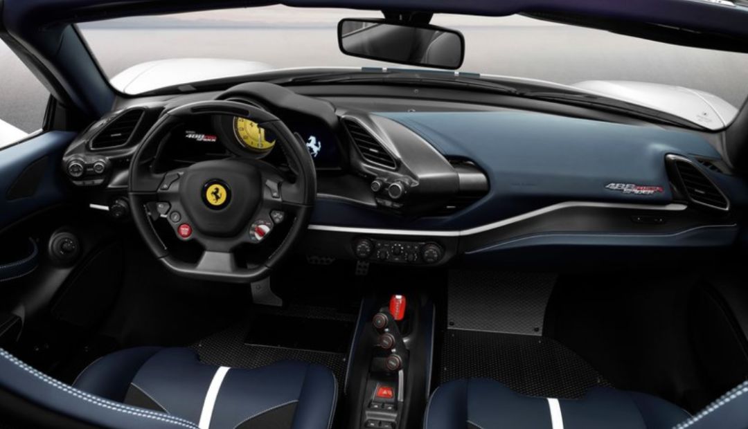 488 Pista Spider圆石滩车展首发,法拉利最快敞篷跑车问世|聚闻