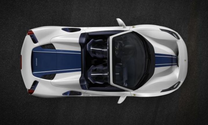 488 Pista Spider圆石滩车展首发,法拉利最快敞篷跑车问世|聚闻