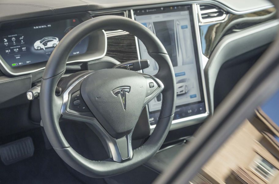 为何特斯拉Model S开空调方向盘会共振？｜聚技