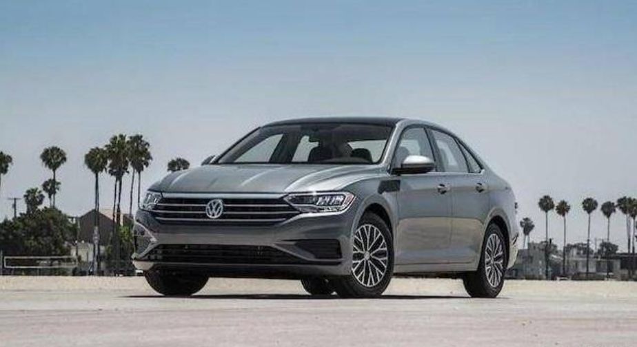 车主评车:2018年8月这十款轿车为什么卖的最好?|聚评