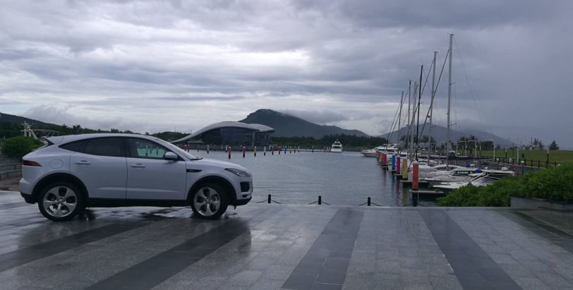 捷豹E-Pace试驾:Hello Kitty的外衣下仍是“雄心豹子胆”|聚驾