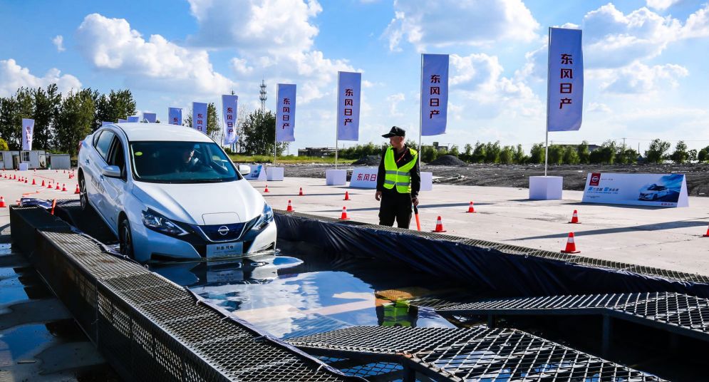 首款量产合资纯电动车，轩逸·纯电能否带个好头？｜聚驾