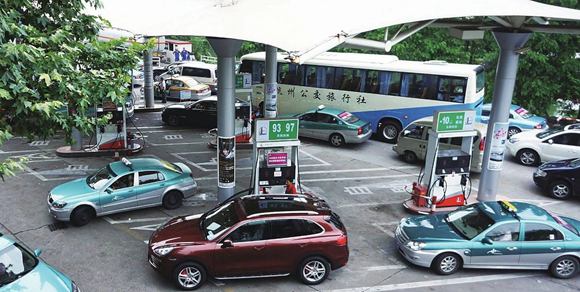 汽车加油口在哪边好？大众、福特、日产有官方解释
