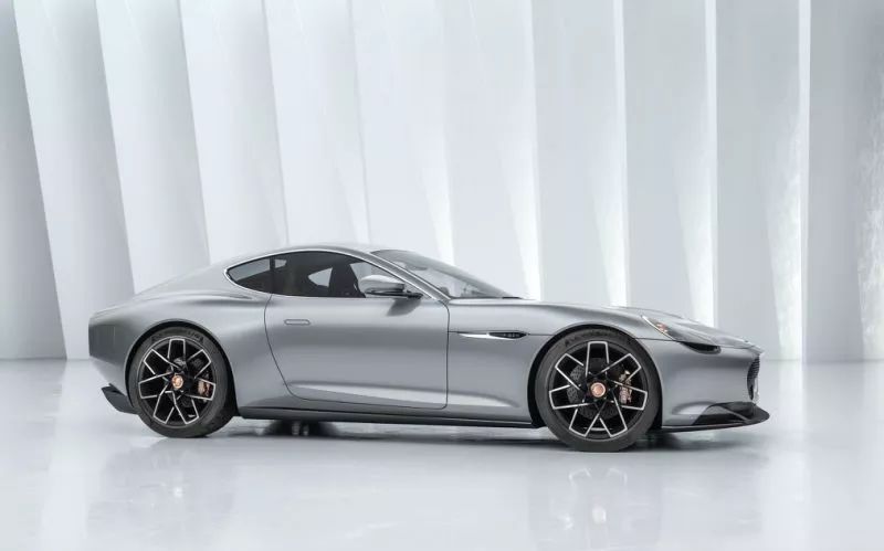 五分钟充电80%的全新电动跑车,是何方神圣?| 聚译