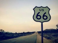 不自由毋宁死，看中美文化人如何在一条66号公路上私奔？