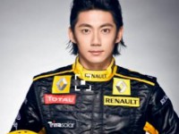 最帅华人F1车手现身校园，指导国内最强车队？