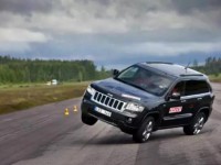 绕个轮胎就叫麋鹿测试了？图样图森破｜聚侃