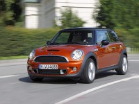 米帅试车：一切都是为了情怀！试驾MINI Cooper S｜聚驾