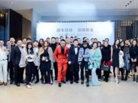 「车友会」大比拼，看完是不是觉得买错车了？丨聚侃