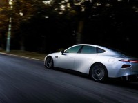 小鹏P7长袖藏刀！剑指Model S却想力压Model 3 ？｜聚论