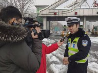 过年开车跑长途，高速交警：私家车抛锚多因两种故障