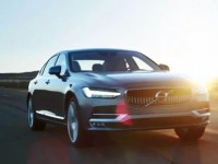 美媒评出十佳大型轿车：宝马7系都没上榜，却有一辆中国制造｜聚译