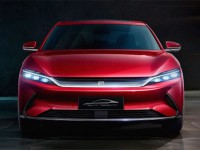 刀片电池为何火？因为比亚迪走到了特斯拉无钴电池前头｜聚闻