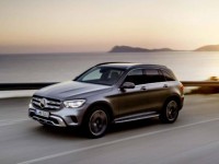 8月豪华车猛增38%，份额占20%！宝马超奔驰重归榜首｜聚数