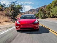 4月电动车销量：宏光EV一骑绝尘，Model 3为何跌出前三？ | 聚数